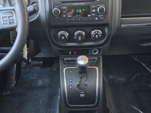 Used 2016 Jeep Patriot Sport w/ Power Value Group AWD/4WD image 17
