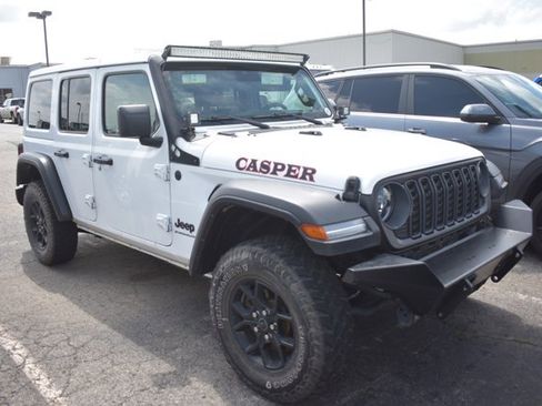 Used 2025 Jeep Wrangler Unlimited Sport AWD/4WD image 2