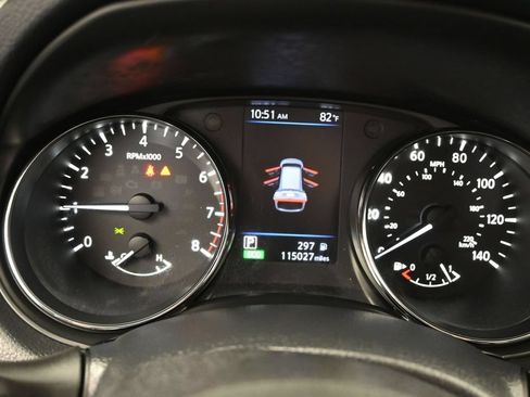 Used 2018 Nissan Rogue SV w/ Premium Package AWD/4WD image 14