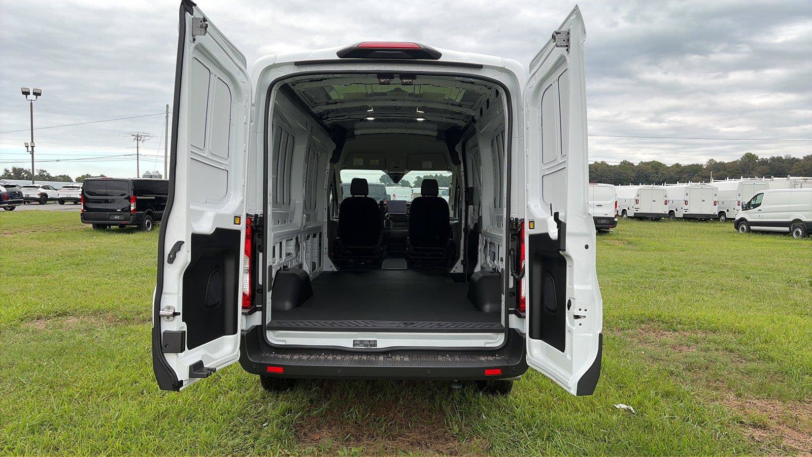 New 2026 Ford Transit 250 148 Medium Roof RWD image 10