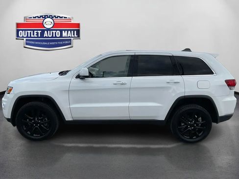 Used 2022 Jeep Grand Cherokee Laredo E AWD/4WD image 6