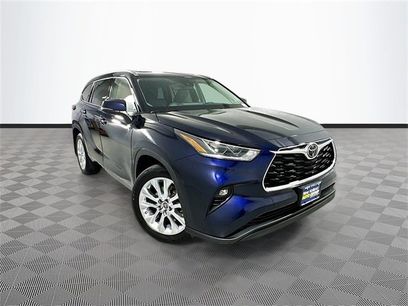 Used 2023 Toyota Highlander AWD
