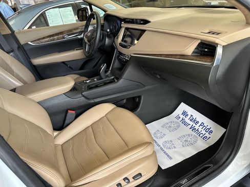 Certified 2024 Cadillac XT5 Premium Luxury w/ Platinum Package AWD/4WD image 11