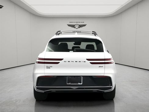 Used 2026 Genesis GV70 2.5T Select image 13