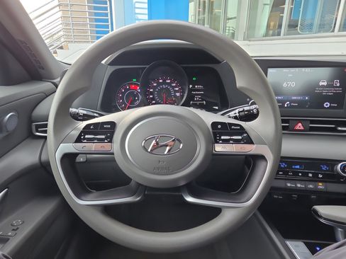 Used 2023 Hyundai Elantra SEL image 17