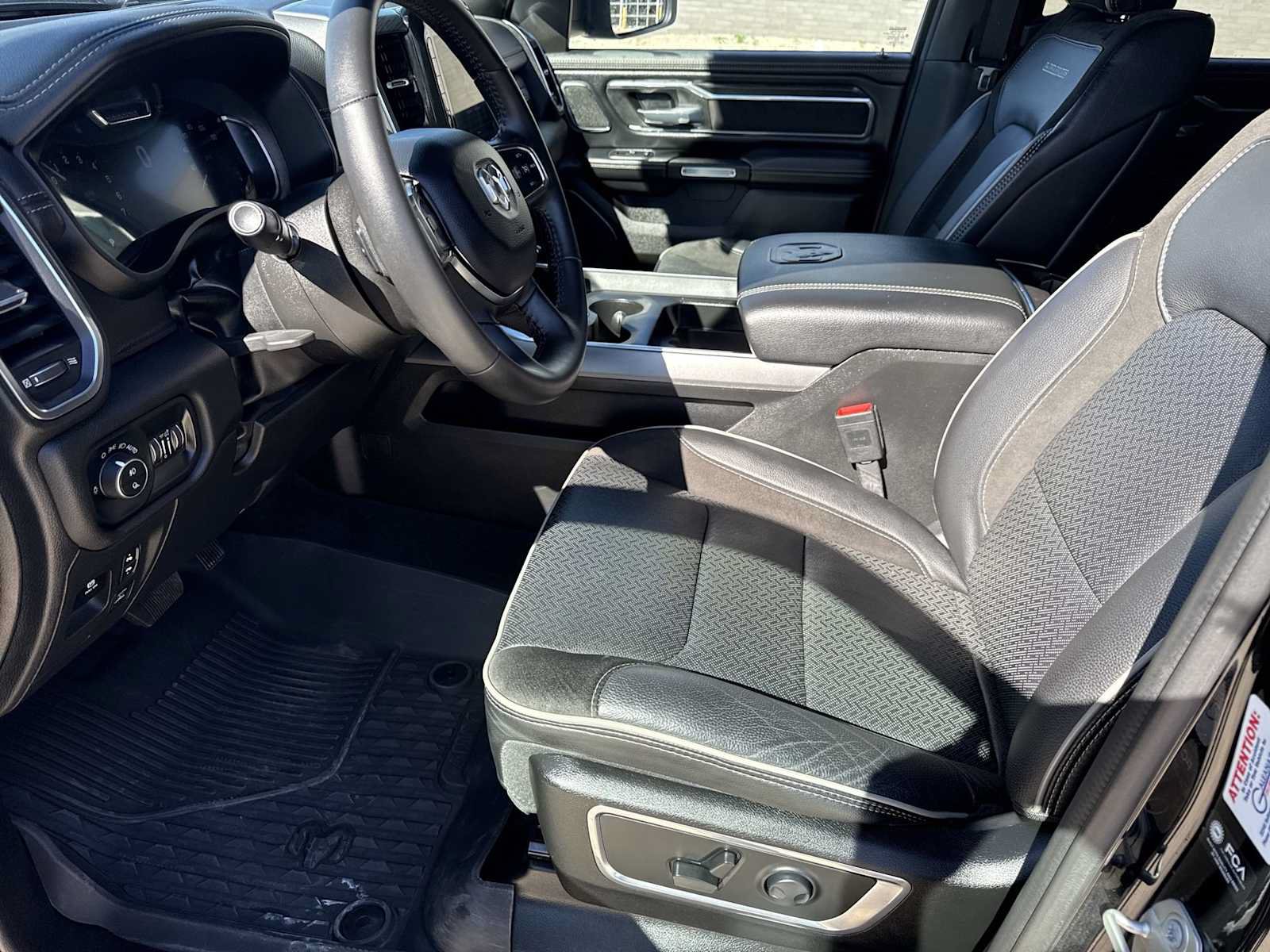 Used 2024 RAM 1500 Laramie AWD/4WD image 15