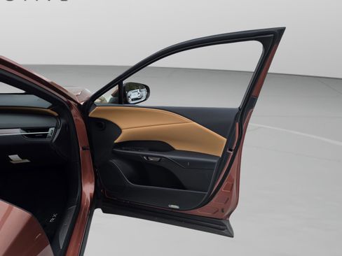 Certified 2025 Lexus RX 350 Premium w/ Accessory Package (Z1) image 34