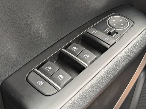 Certified 2025 Kia Soul LX w/ LX Technology Package FWD image 25
