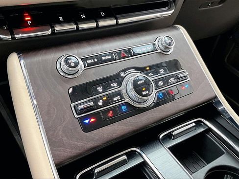 Used 2023 Lincoln Aviator Reserve w/ Equipment Group 201A image 32