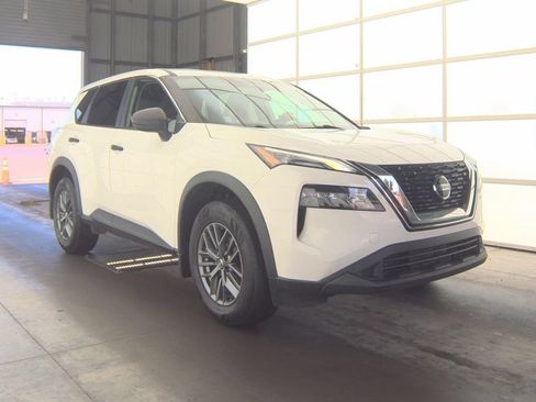 Used 2021 Nissan Rogue S AWD/4WD image 2