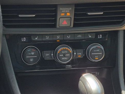 Used 2019 Volkswagen Jetta SE FWD image 14