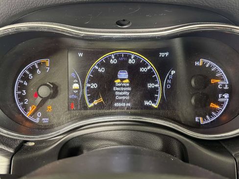 Used 2021 Jeep Grand Cherokee Limited AWD/4WD image 3