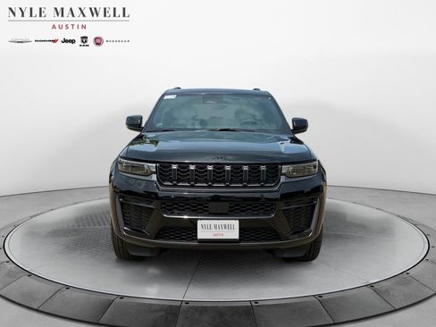 New 2026 Jeep Grand Cherokee Altitude RWD image 18