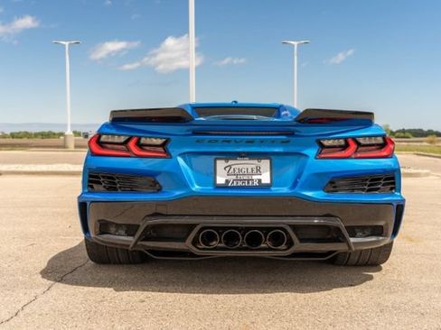 Used 2024 Chevrolet Corvette Z06 w/ Stealth Interior Trim Package RWD image 6