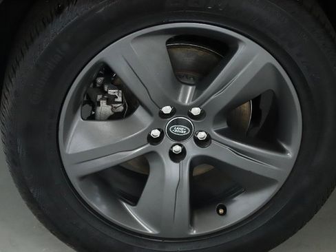 Certified 2025 Land Rover Range Rover Velar Dynamic SE image 40