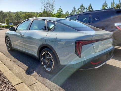 Used 2025 Kia K4 EX image 2