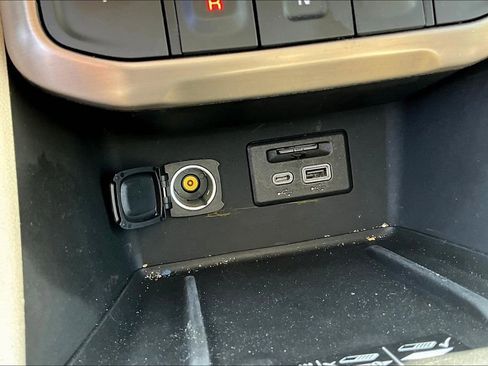 Used 2023 GMC Acadia Denali image 30