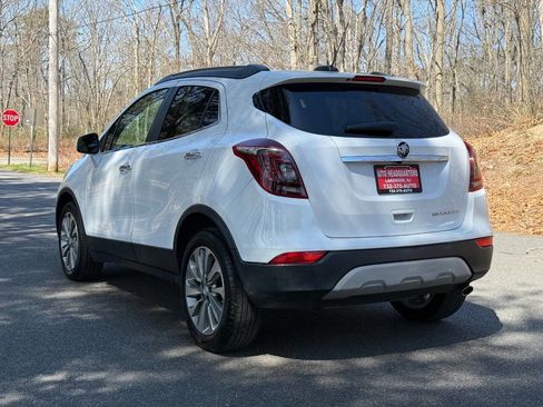 Used 2021 Buick Encore Preferred image 9