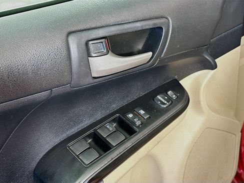 Used 2012 Toyota Camry LE FWD image 15