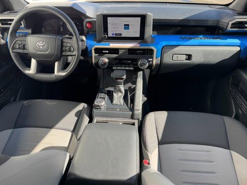 Used 2025 Toyota Tacoma 4x4 Double Cab image 11