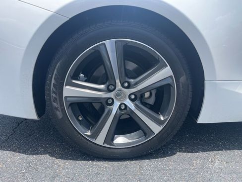 Used 2017 Lexus RC 200t w/ Accessory Package 2 RWD image 8