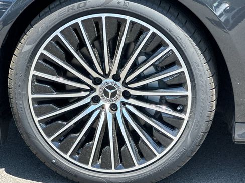 Used 2025 Mercedes-Benz E 350 Sedan image 32