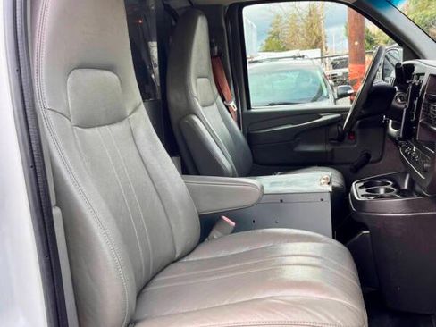 Used 2013 Chevrolet Express 2500 RWD image 16