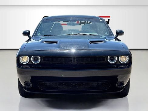 Used 2021 Dodge Challenger SXT RWD image 2