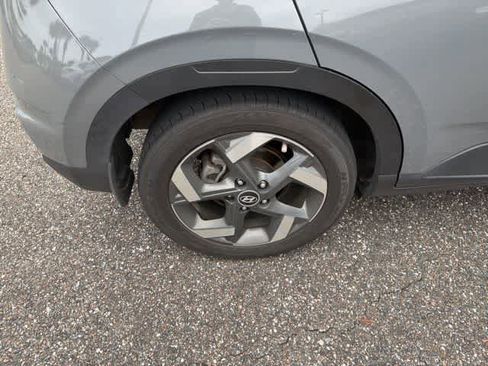 Used 2022 Hyundai Venue SEL image 14