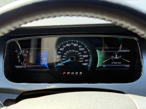 Used 2014 Ford Taurus SEL w/ Equipment Group 201A image 28