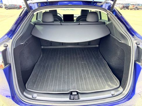 Used 2024 Tesla Model Y Long Range image 9