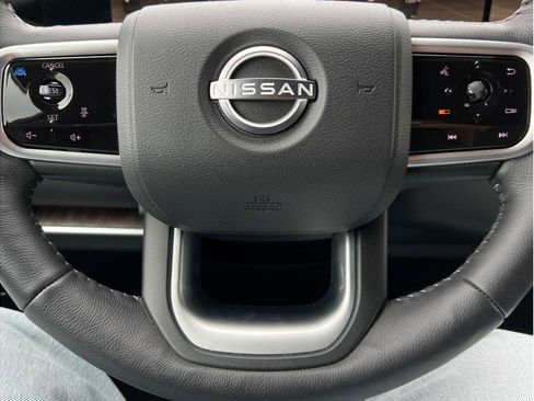Used 2025 Nissan Armada Platinum AWD/4WD image 13