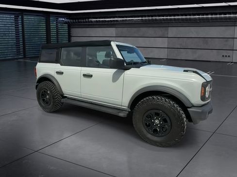 Used 2022 Ford Bronco 4-Door AWD/4WD image 2