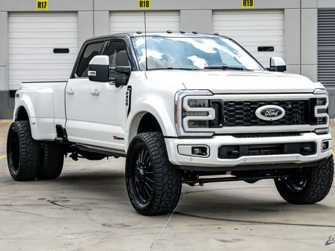 Used 2026 Ford F450 Platinum w/ Platinum Plus Package AWD/4WD image 22