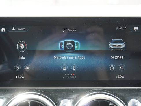 Used 2021 Mercedes-Benz GLA 250 4MATIC w/ Premium Package image 21