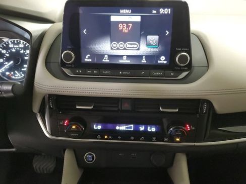 Used 2023 Nissan Rogue SL AWD/4WD image 19