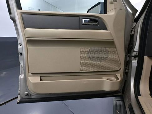 Used 2007 Ford Expedition XLT image 16