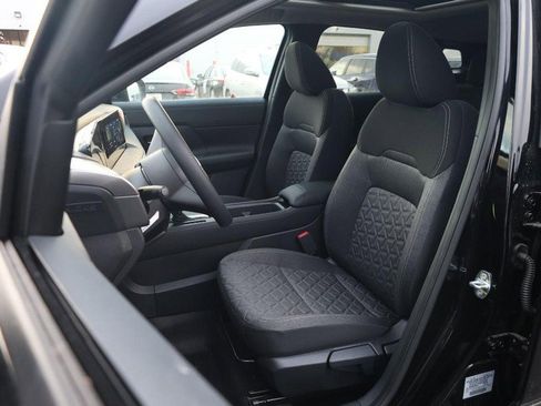 New 2026 Nissan Kicks SV w/ SV Premium Package image 9