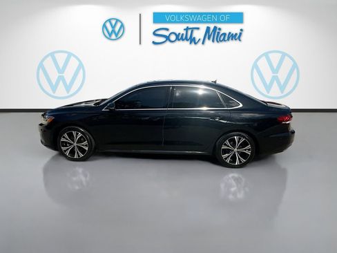 Used 2020 Volkswagen Passat 2.0T SEL FWD image 4