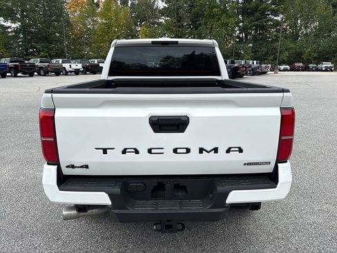 New 2025 Toyota Tacoma TRD Off-Road image 4
