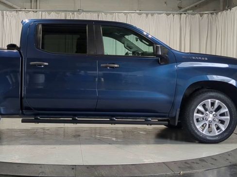 Used 2021 Chevrolet Silverado 1500 Custom w/ Safety Confidence Package AWD/4WD image 11