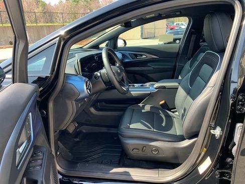 Used 2024 Chevrolet Equinox EV LT w/ LPO, Trailering Package AWD/4WD image 28