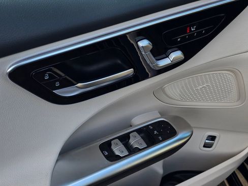 New 2026 Mercedes-Benz C 300 4MATIC Sedan image 36