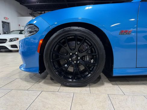 Used 2019 Dodge Charger Scat Pack w/ Dynamics Package RWD image 36
