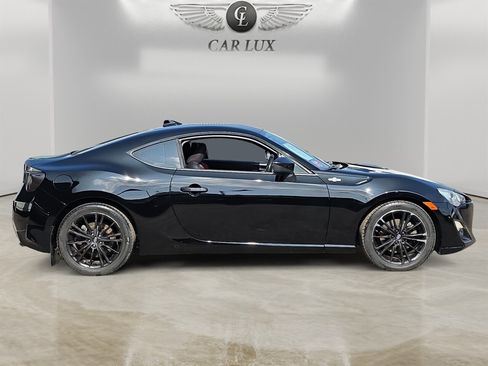 Used 2015 Scion FR-S image 8