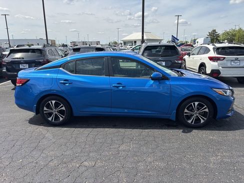Used 2022 Nissan Sentra SV image 2