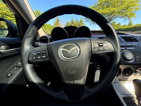 Used 2011 MAZDA MAZDA3 i Touring FWD image 23