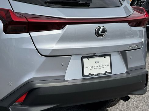 Used 2023 Lexus UX 250h FWD w/ Premium Package image 8
