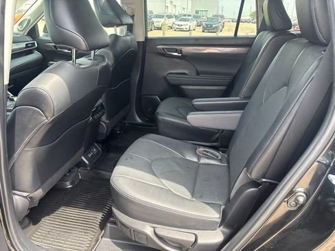 Used 2022 Toyota Highlander Limited AWD/4WD image 31