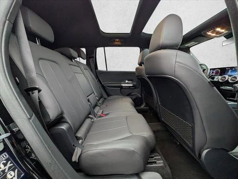 Certified 2025 Mercedes-Benz GLB 250 4MATIC image 21